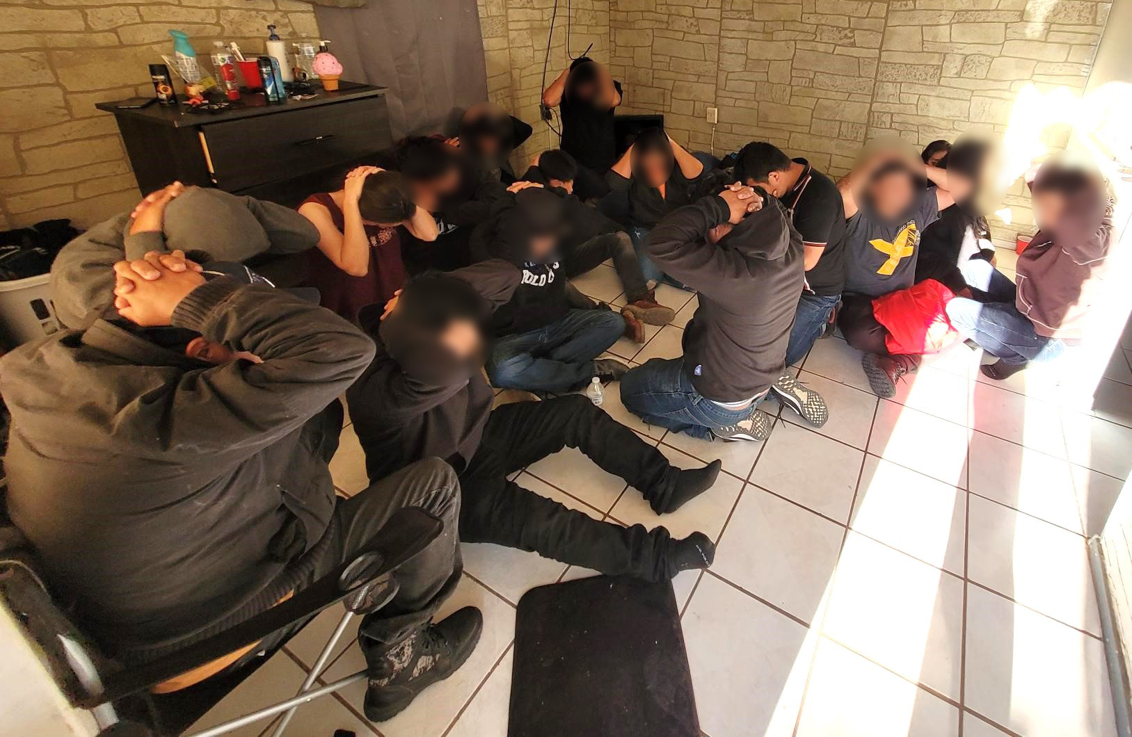 HSI El Paso and USBP arrest 25 undocumented noncitizens, 2 alleged smugglers; seize nearly $3,000