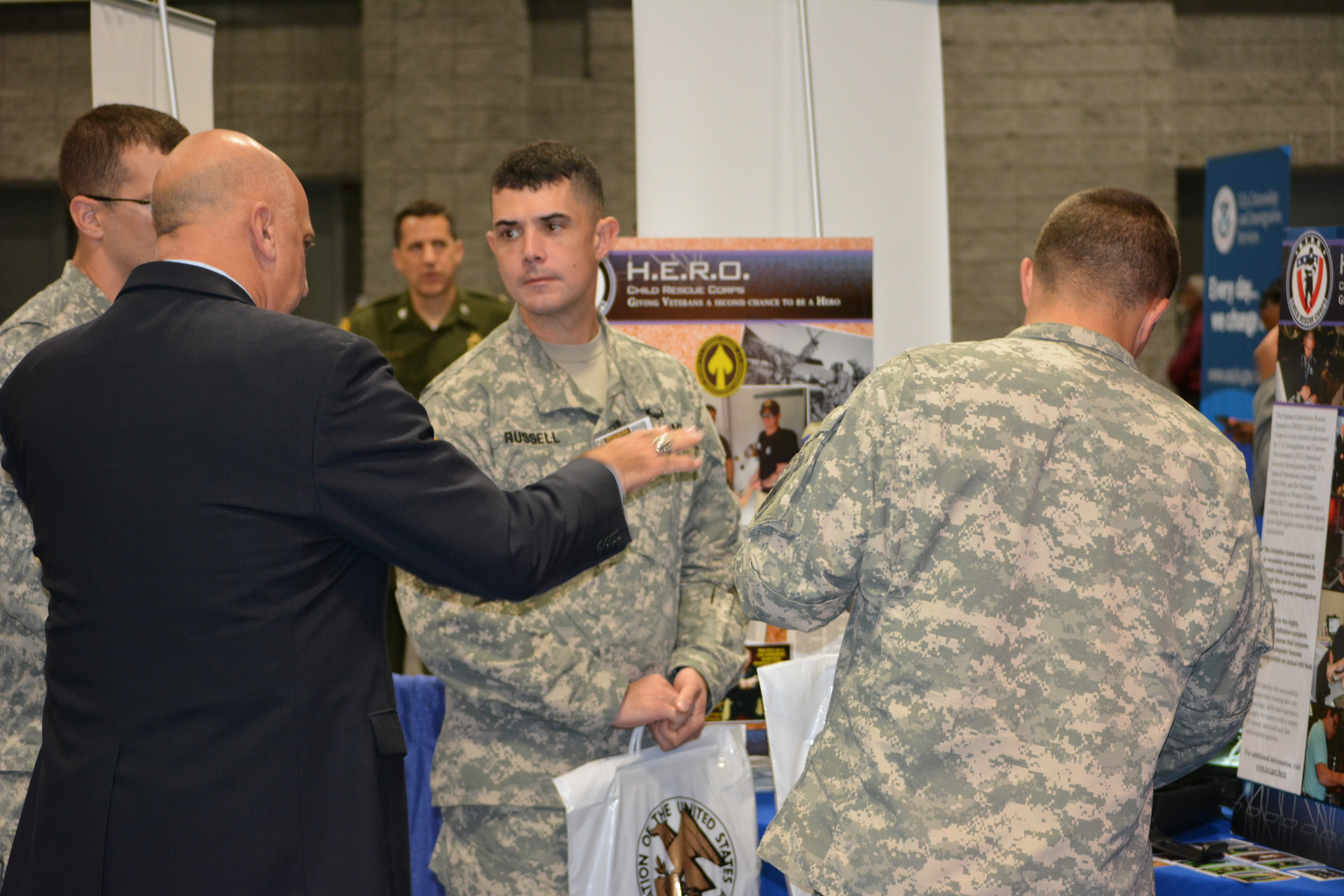 ICE showcases commitment to veterans at AUSA meeting 