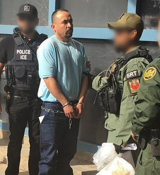 Oficiales en Phoenix repatrian a nacional mexicano buscado por homicidio
