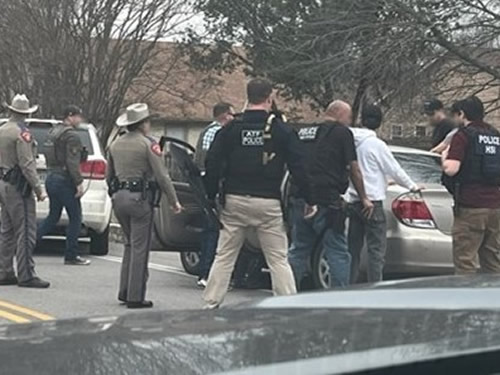 ICE Austin, junto con sus socios del orden público, arrestó a un presunto pandillero del TdA por encontrarse en el país ilegalmente. Él es un antiguo delincuente que fue condenado y sentenciado por el delito grave de contrabando de armas de fuego. Ahora se enfrenta a remoción de EE. UU.