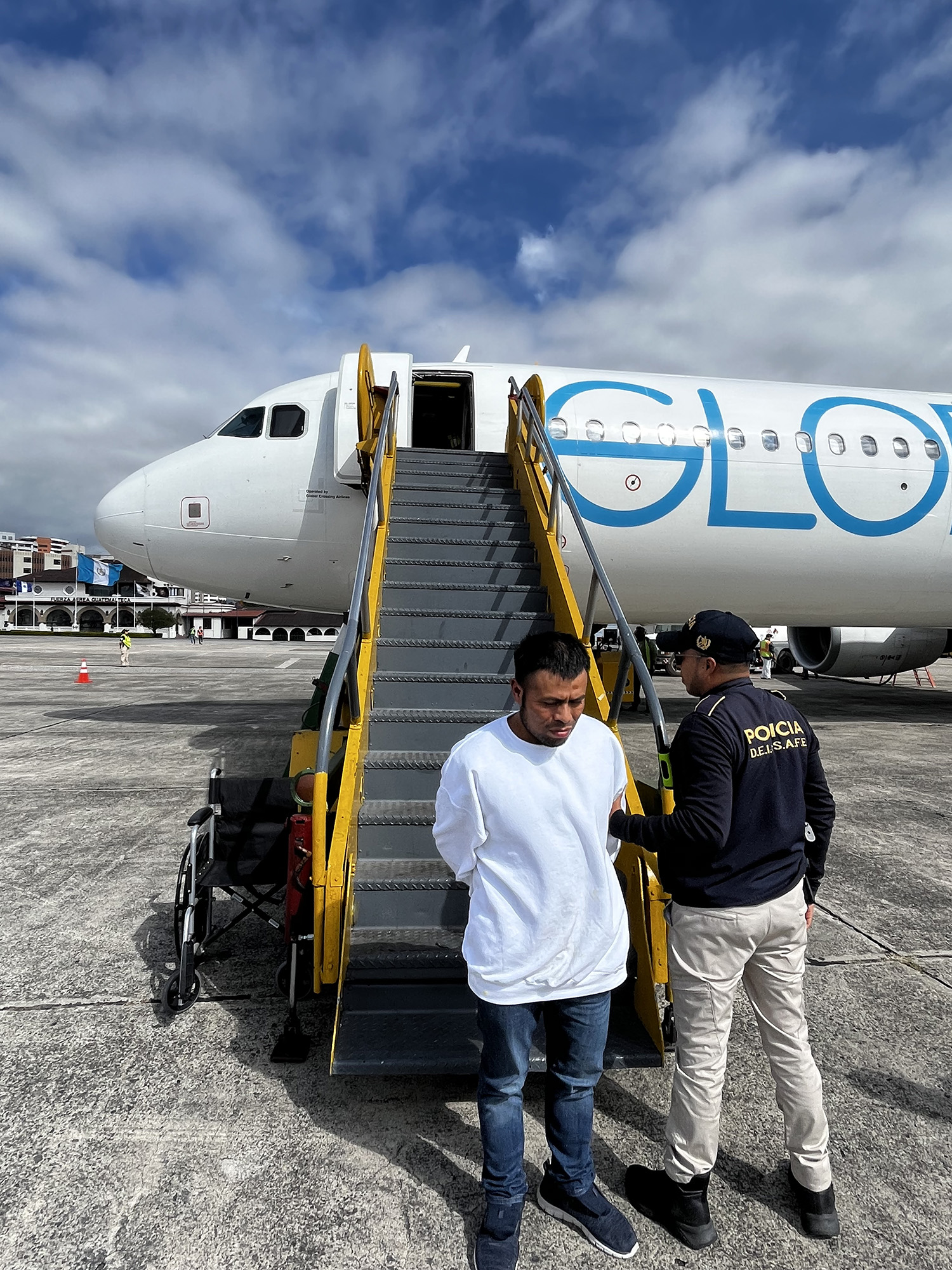 ICE Chicago remueve a extranjero delincuente buscado por violación sexual en Guatemala
