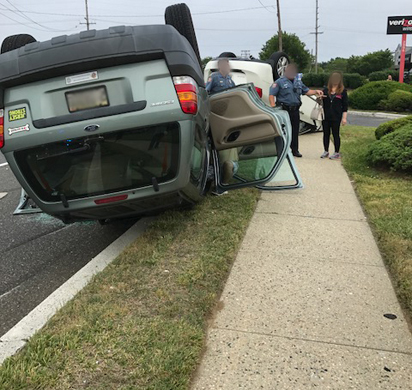 Heroic off-duty ERO Officer helps accident victims