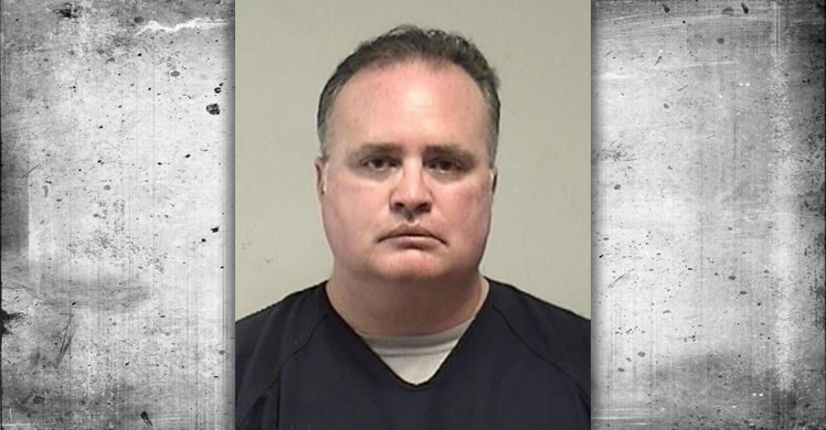 Illinois police officer charged with possessing child pornography