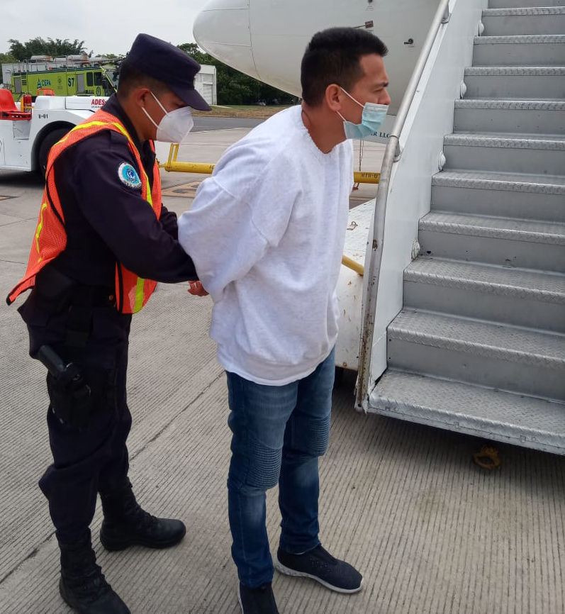 ICE removes Salvadoran national wanted for aggravated homicide