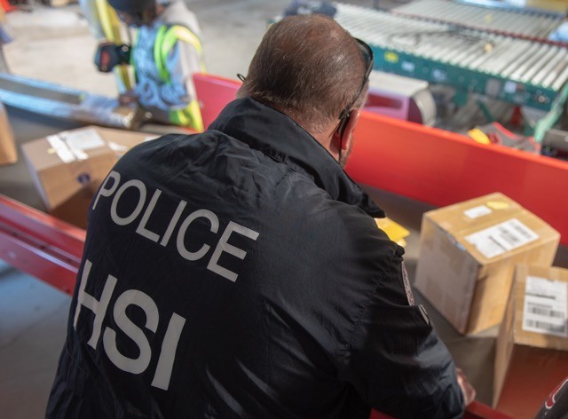 Investigación de ICE HSI incauta $16.7 millones en medicamentos, productos falsificados