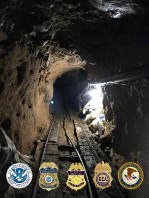 Rail system in tunnel